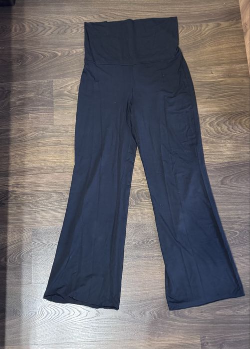 Джинси та спортивні штани для вагітних