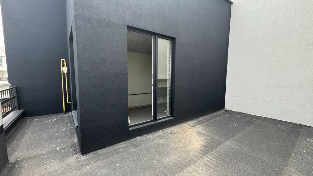 Дворівнева 3-кімнатна квартира в зданому будинку