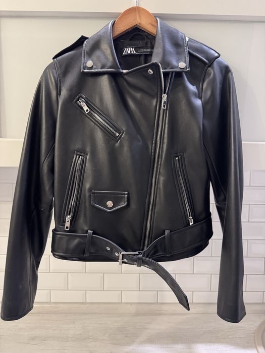 Черная куртка косуха Zara