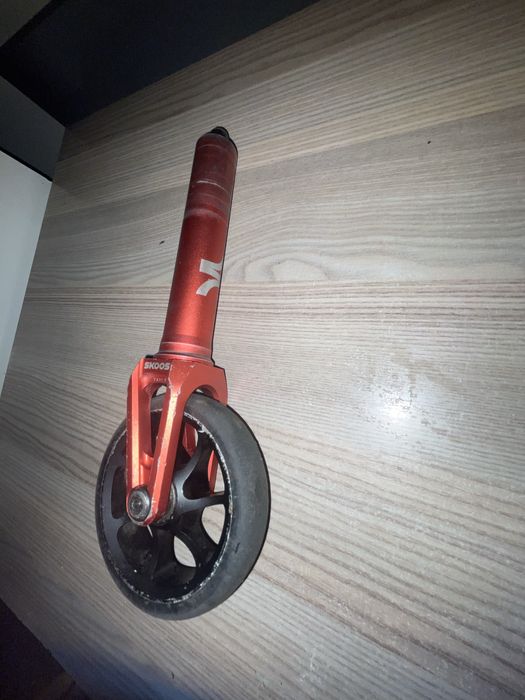 Widelec skoos vale (Red)