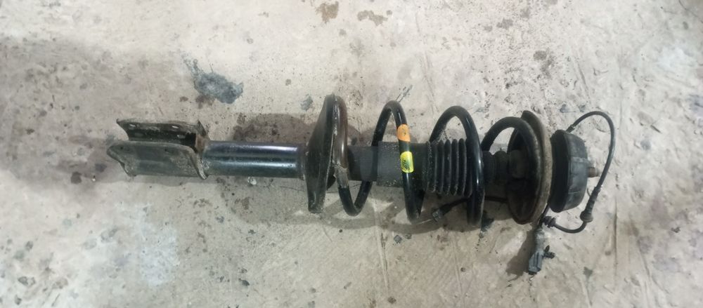 Продам передня стойка Рено логан