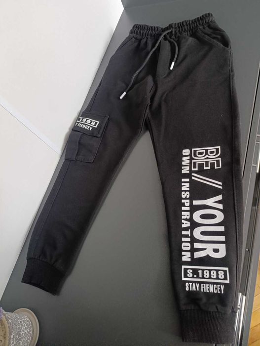 Спортивні штани в дуже гарному стані