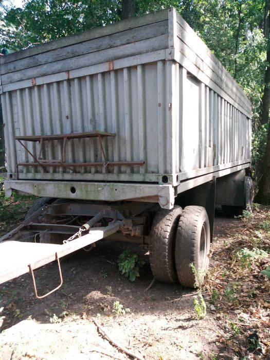 Вантажний причіп камаз.