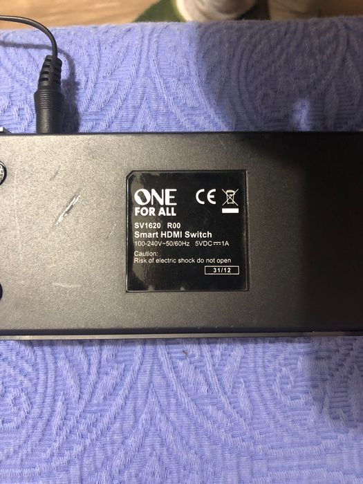Hub HDMI switch One For All
