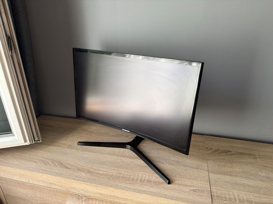 Monitor Samsung LC24RG52FQRXEN