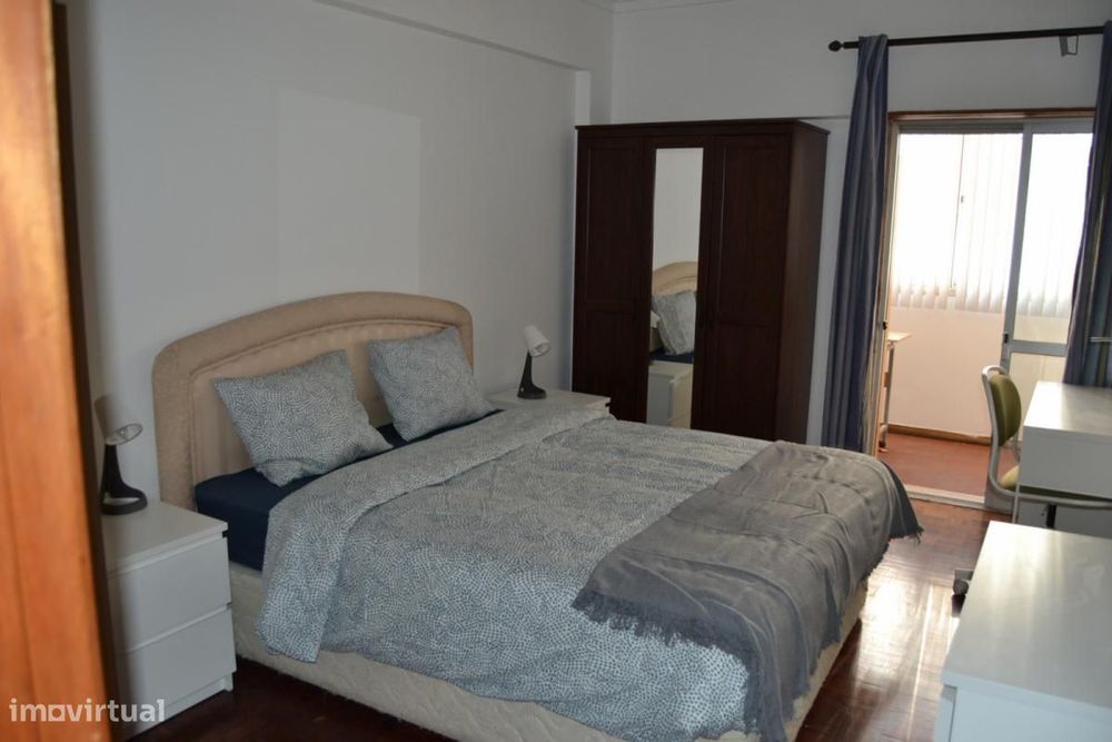 Quarto - localizado em Benfica Lisbon