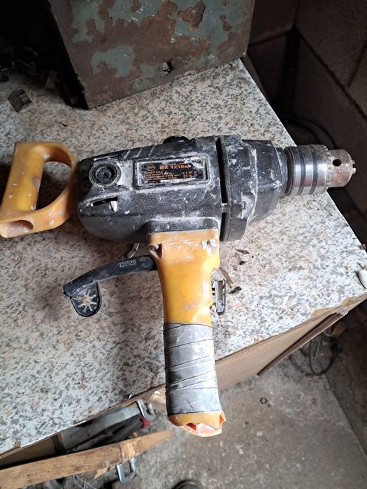 Продам електродрелі.