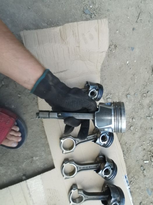 Поршня с Хюндай i30 1.6crdi