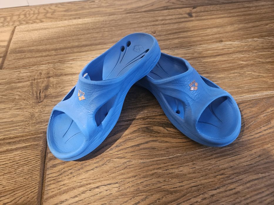 Klapki na basen Arena