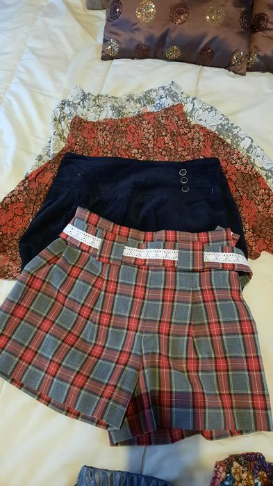 Diversas pecas de roupa de menina de diversas marcas  muito bom estado