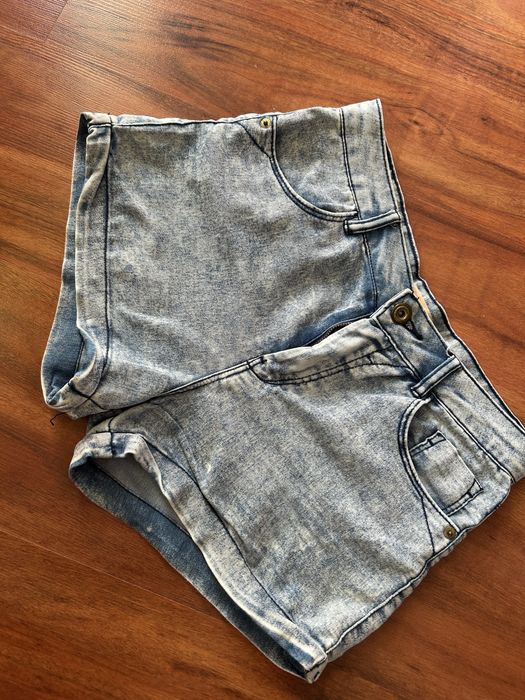 Krótkie spodenki dżinsowe Bershka 34