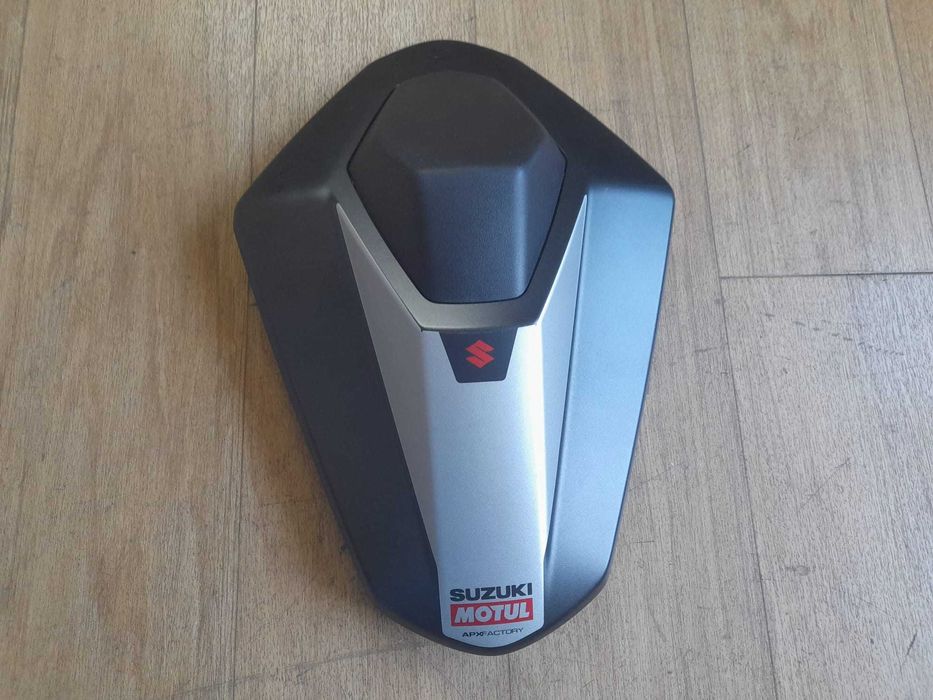 Tampa Banco Pendura – Suzuki GSX-8 R
