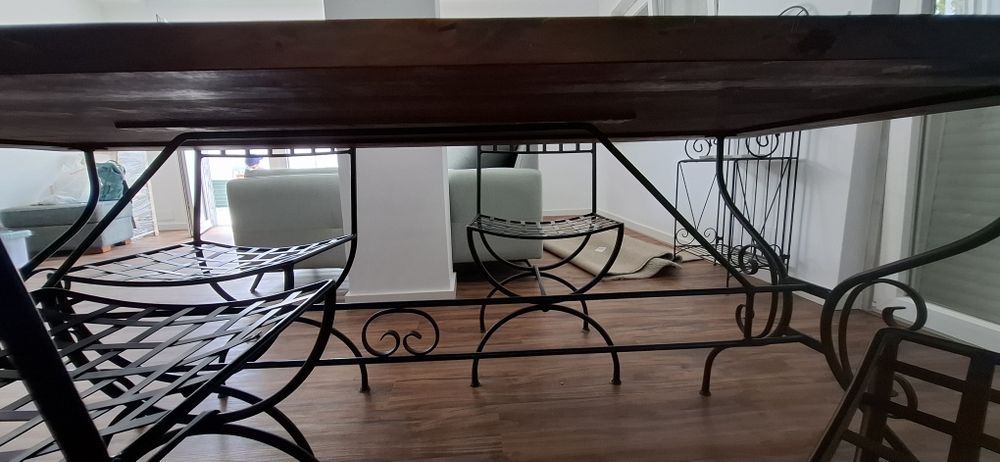 Mesa de jantar com 4 cadeiras