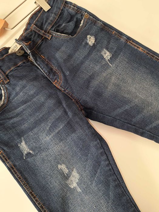 Bershka jeansy - przetarcia, dziury