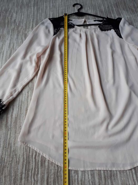 Bluzka z koronką m/L elegancka