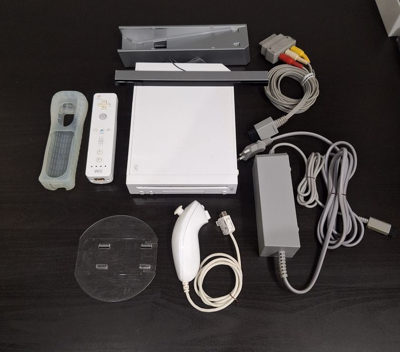 Nintendo Wii com 52 jogos digitais.