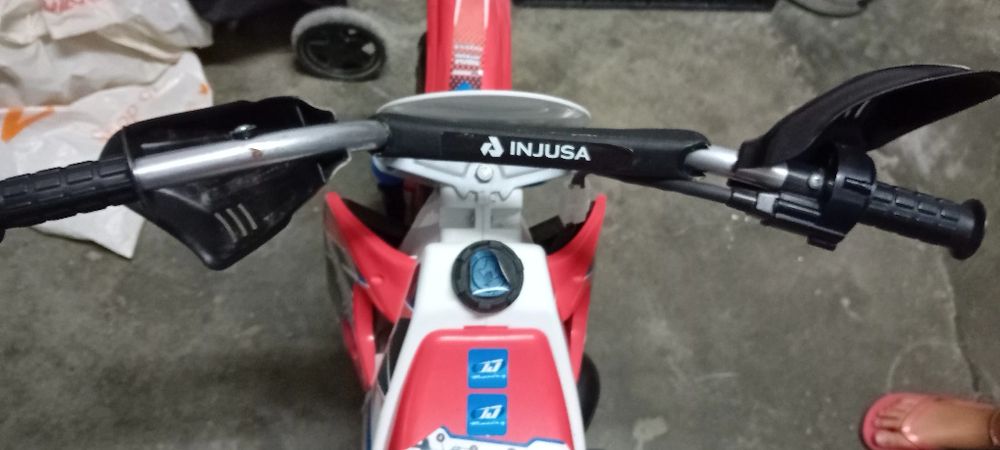 Mota criança a bateria