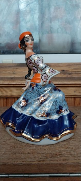 Статуэтка. Цыганка Аза. Трегубова. Коростень.