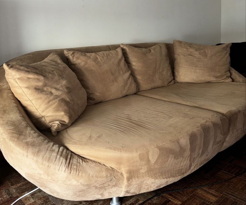 Sofá grande e confortável – 2,30m x 1,30m