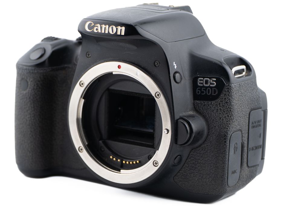 Lustrzanka Canon EOS 650D z ładowarką - przebieg 143001 zdjęć