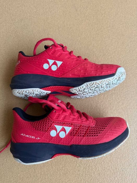 Yonex Power Cushion AD-ACCEL Junior Clay - sunset red 36