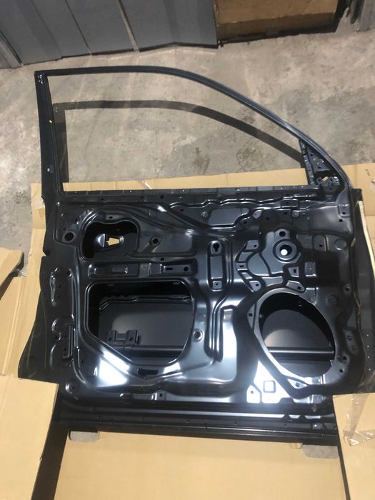 Двері передні права / ліва Лексус GX460 з 2010-2019