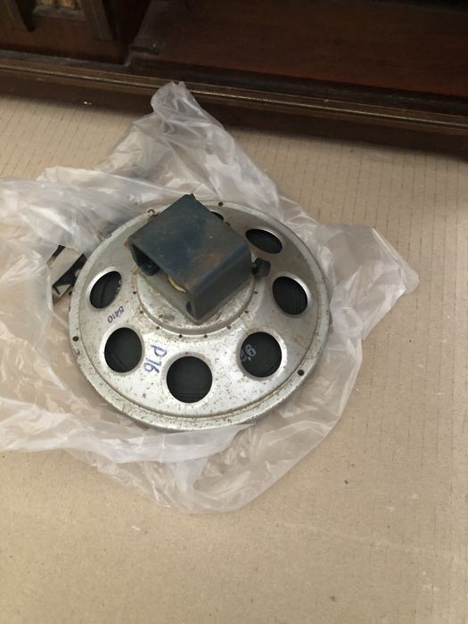 Rádio antigo em madeira