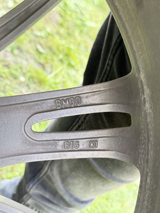 Sprzedam felgi styling 193 po regenracj z nowymi oponami