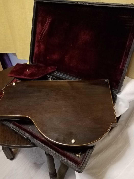 Stara przedwojenna cytra