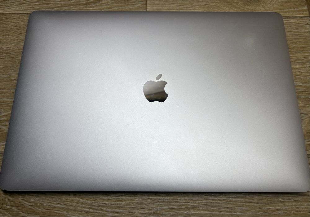 Apple MacBook Pro 15 2019 81% 512gb/16gb/Radeon Pro 555x/core i7 a1990