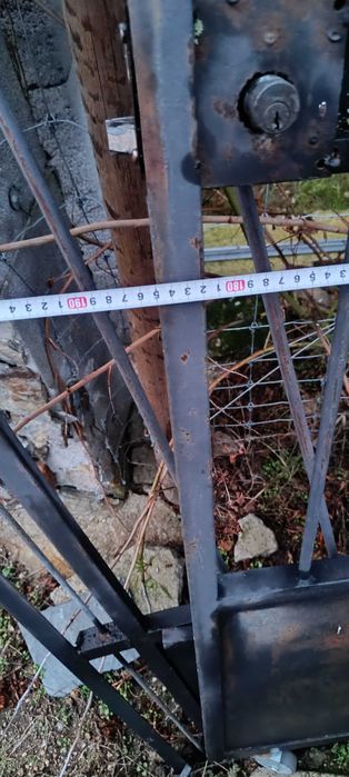 Portão em ferro  de duas folhas