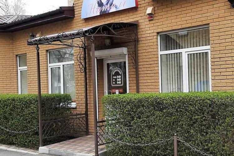 ПРОДАЖ Перукарня-салон  дiючiй