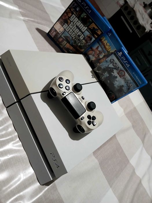Ps4 fat 500GB desbloqueado VUE 2.0 FW 10.70 + de 800 jogos disponíveis