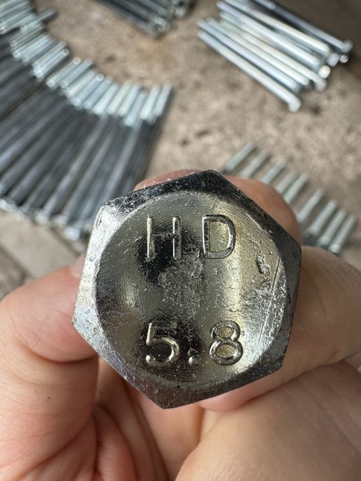 Śruby M16 ocynkowane