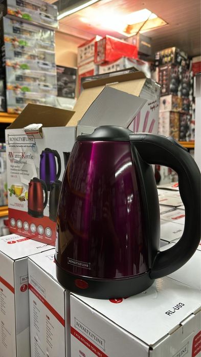 Chaleira elétrica com capacidade de 1,8L