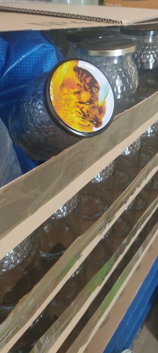 Frasco de mel 1kg, com padrão de favos de abelha