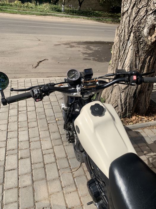 Мотоцикл Yamaha tw225E