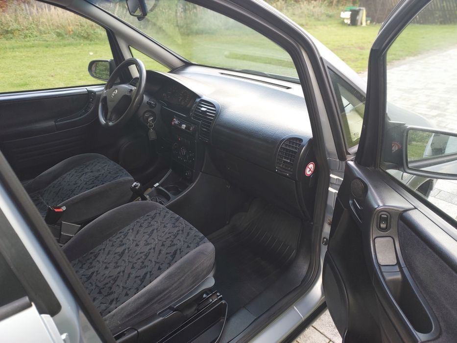 Opel Zafira 1.6 Benz.+ GAZ 7 Osobowa Stan b. dobry