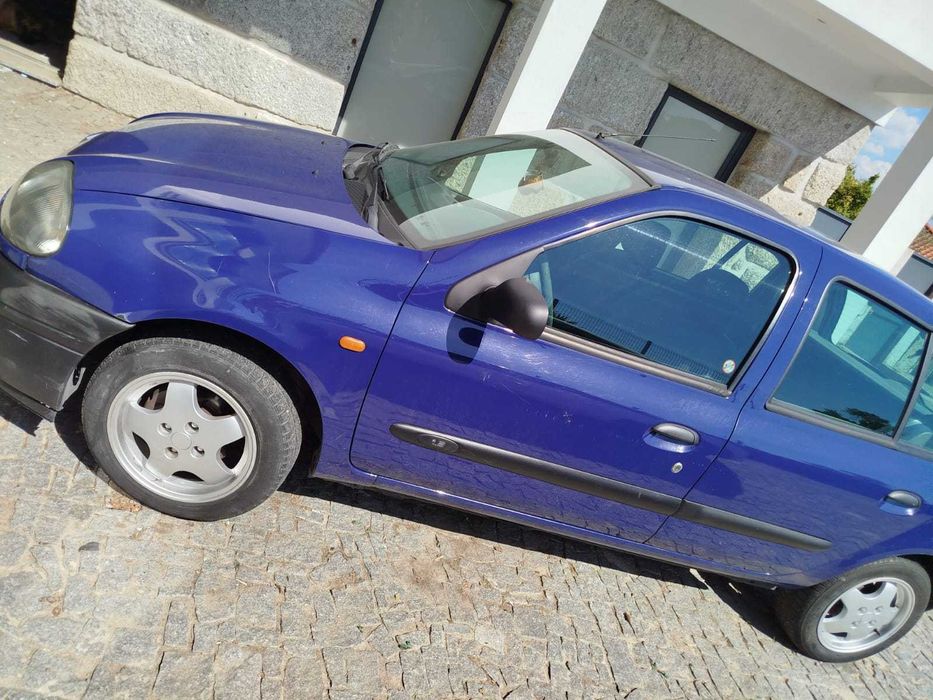 Vende-se Carro Renault Clio