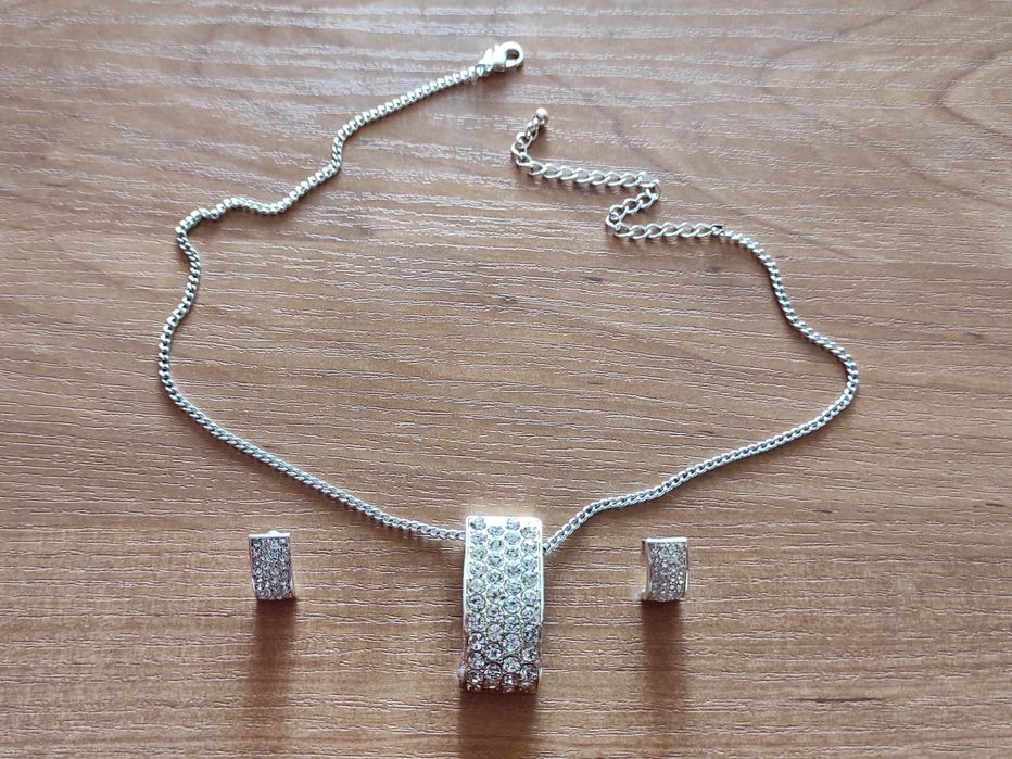 Naszyjnik z zawieszką + kolczyki