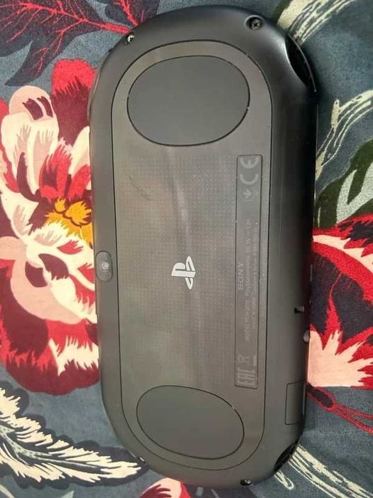 PlayStation Vita Slim - Preta