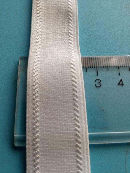 Guma ramiączkowa z likwidacji sklepu pasmanteryjnego