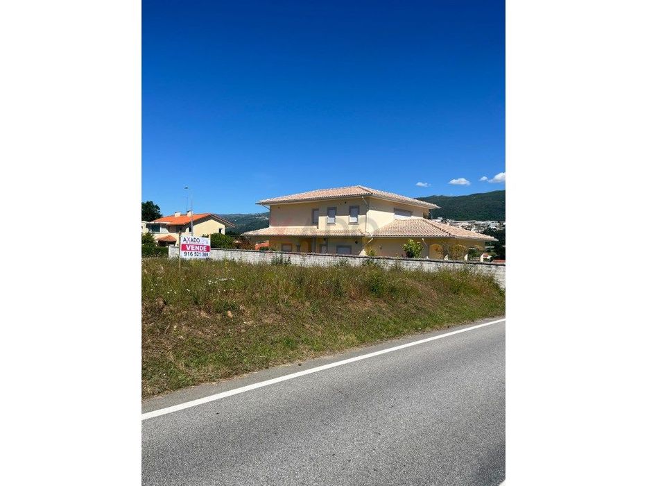 Terreno Urbano - Urbanização dos Carvalhos, Santiago.