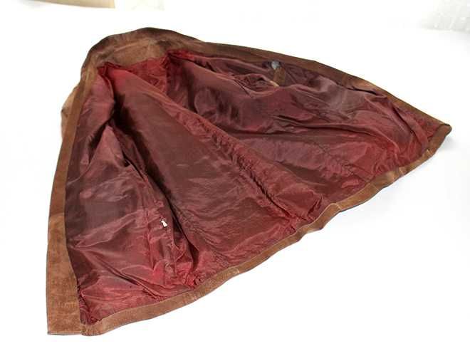 Casaco VINTAGE em pele  seu nº é 38/40