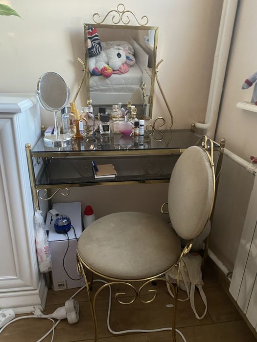 Sprzedam sekretarzyk plus krzedło