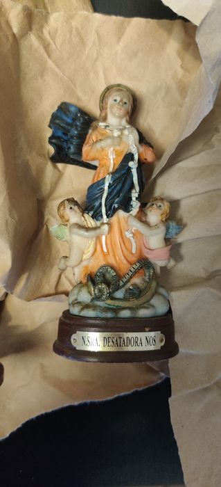 Estatuetas e marfinites religiosas diversas