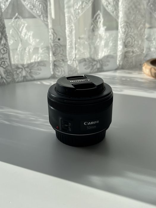 Продам фотоапарат CANON 6D+ обʼєктив 50мм.1.8. ПРОБІГ- 22тис. ТОРГ.