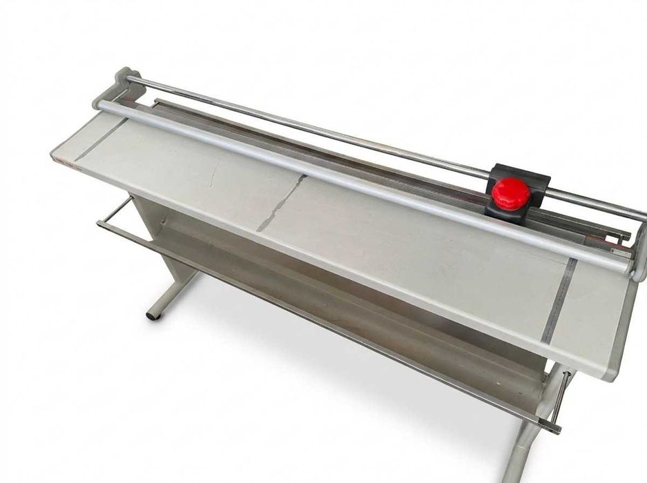 Vende-se guilhotina manual 130cm Neolt Trim.