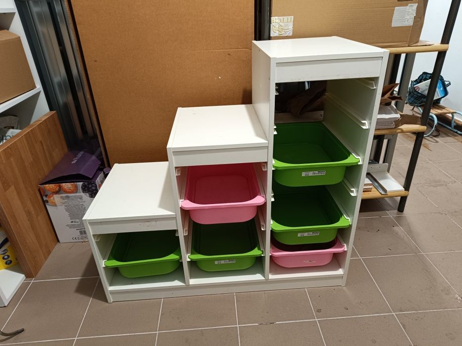 Trofast ikea regał z pojemnikami