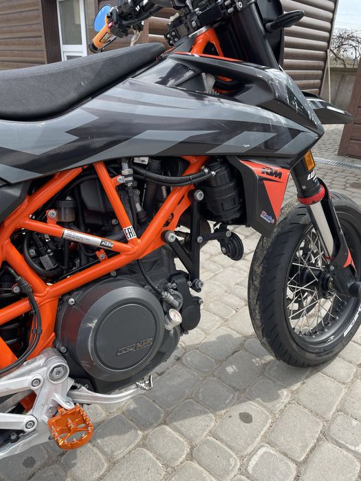 Мотоцикл Supermoto KTM 690 SMC-R 2022
